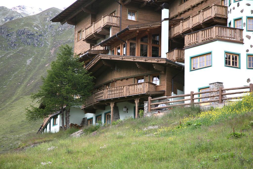 Hotel Silbertal - Almhuetten Solden Ruang foto